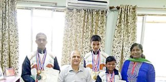 gandhi11112017-4.jpg