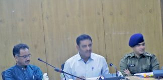 gandhi1122017-4.jpg