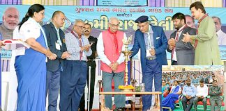 gandhi1032018-5.jpg
