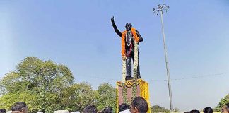 gandhi15418-4.jpg