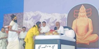 guj2842018-2.jpg