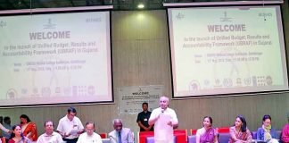 gandhi12518-4.jpg